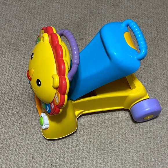 Fisher-Price 3-in-1 Sit, Stride &
Ride Interactive Lion - Picture 12 of 17